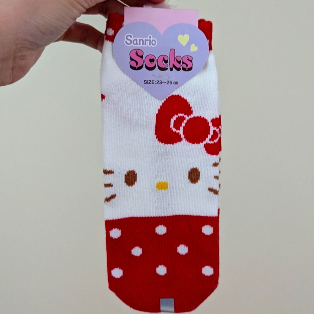 NEW Hello Kitty Sanrio ankle socks size US 6-9